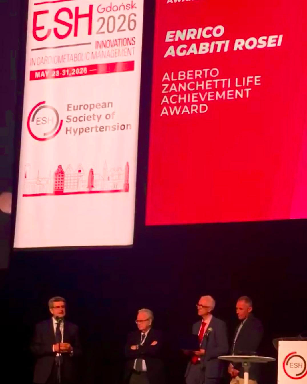 Enrico Agabiti Rosei il premio alla carriera scientifica della European Society of Hypertension